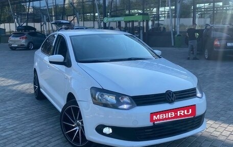 Volkswagen Polo VI (EU Market), 2012 год, 970 000 рублей, 3 фотография