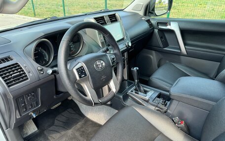 Toyota Land Cruiser Prado 150 рестайлинг 2, 2010 год, 2 750 000 рублей, 6 фотография