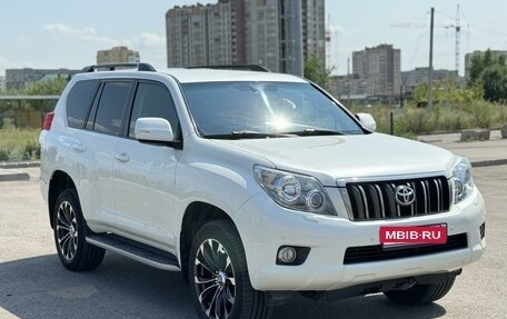 Toyota Land Cruiser Prado 150 рестайлинг 2, 2010 год, 2 750 000 рублей, 3 фотография