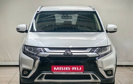 Mitsubishi Outlander III рестайлинг 3, 2020 год, 2 344 000 рублей, 3 фотография