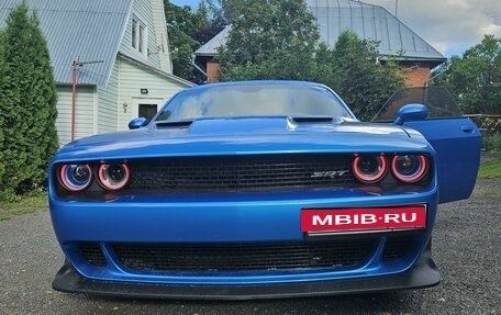 Dodge Challenger III рестайлинг 2, 2018 год, 3 750 000 рублей, 5 фотография