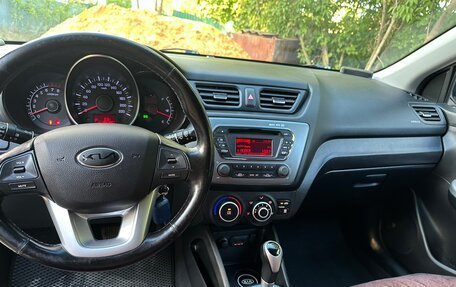 KIA Rio III рестайлинг, 2014 год, 950 000 рублей, 10 фотография