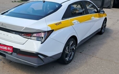 Hyundai Elantra, 2023 год, 3 600 000 рублей, 7 фотография