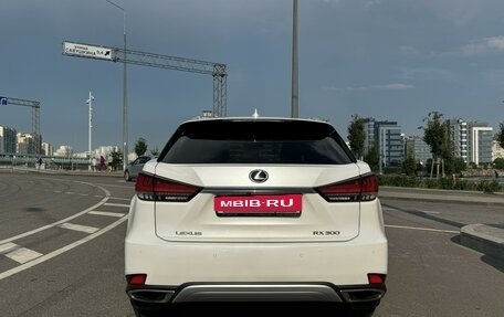 Lexus RX IV рестайлинг, 2021 год, 6 100 000 рублей, 6 фотография