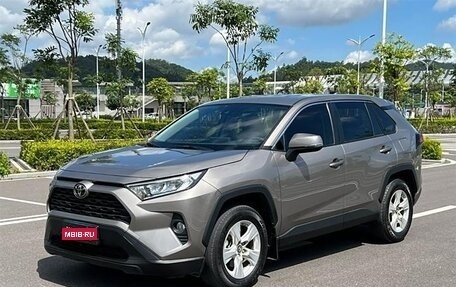 Toyota RAV4, 2021 год, 2 855 000 рублей, 3 фотография