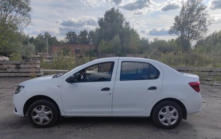 Renault Logan II, 2017 год, 750 000 рублей, 4 фотография