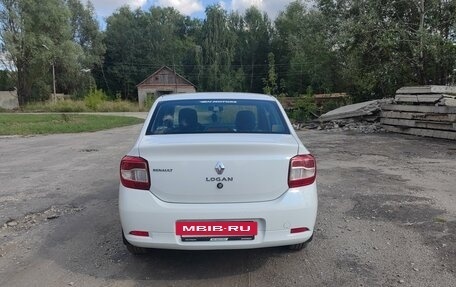 Renault Logan II, 2017 год, 750 000 рублей, 3 фотография