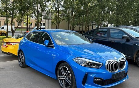 BMW 1 серия, 2021 год, 2 750 000 рублей, 2 фотография