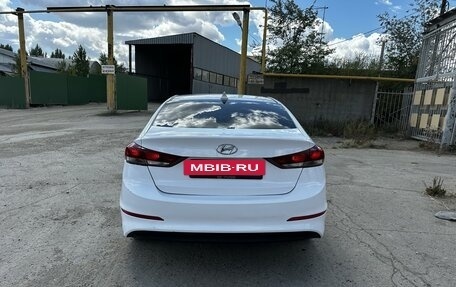 Hyundai Elantra VI рестайлинг, 2018 год, 1 700 000 рублей, 5 фотография