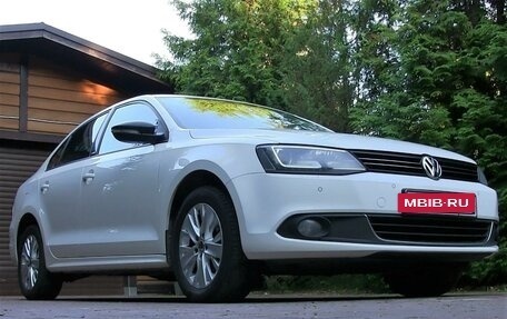 Volkswagen Jetta VI, 2014 год, 1 250 000 рублей, 2 фотография