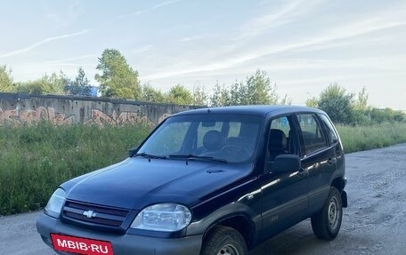 Chevrolet Niva I рестайлинг, 2004 год, 260 000 рублей, 2 фотография