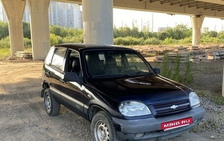 Chevrolet Niva I рестайлинг, 2004 год, 260 000 рублей, 5 фотография