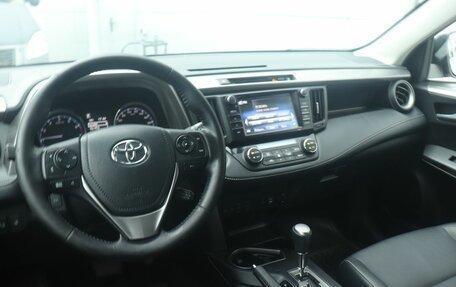 Toyota RAV4, 2018 год, 2 986 787 рублей, 5 фотография