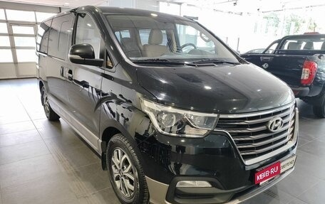 Hyundai H-1 II рестайлинг, 2021 год, 4 580 000 рублей, 3 фотография