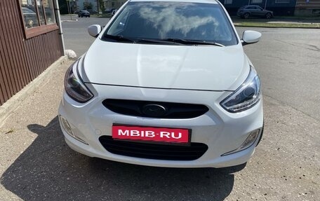 Hyundai Solaris II рестайлинг, 2014 год, 950 000 рублей, 1 фотография