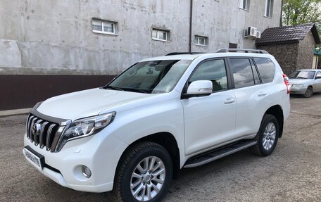 Toyota Land Cruiser Prado 150 рестайлинг 2, 2016 год, 4 500 000 рублей, 6 фотография