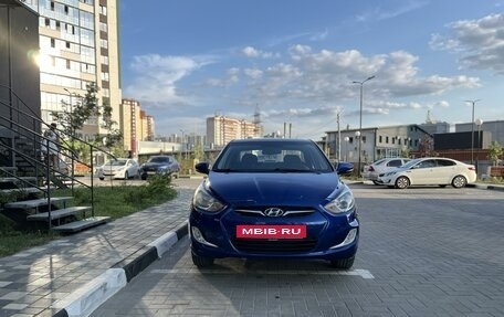 Hyundai Solaris II рестайлинг, 2012 год, 975 000 рублей, 2 фотография