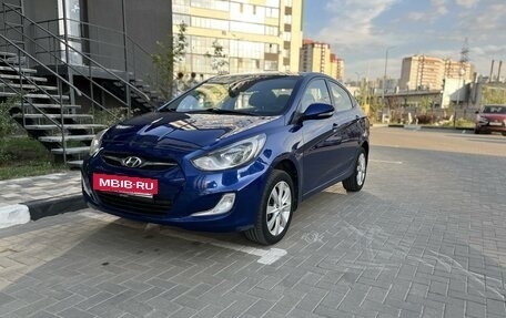 Hyundai Solaris II рестайлинг, 2012 год, 975 000 рублей, 3 фотография