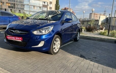 Hyundai Solaris II рестайлинг, 2012 год, 975 000 рублей, 4 фотография