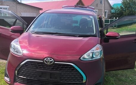 Toyota Sienta II, 2018 год, 1 850 000 рублей, 12 фотография