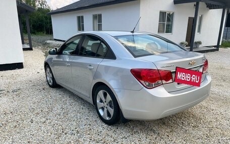 Chevrolet Cruze II, 2010 год, 715 000 рублей, 7 фотография