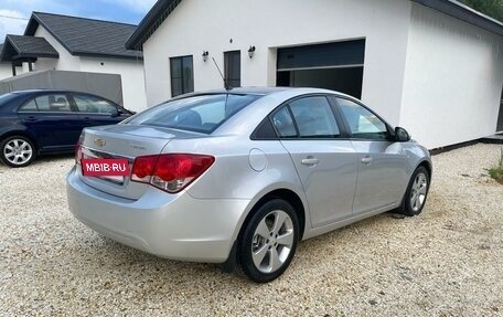 Chevrolet Cruze II, 2010 год, 715 000 рублей, 5 фотография