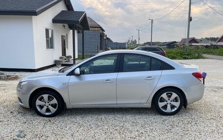 Chevrolet Cruze II, 2010 год, 715 000 рублей, 8 фотография