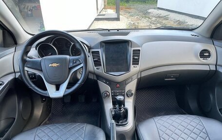 Chevrolet Cruze II, 2010 год, 715 000 рублей, 11 фотография