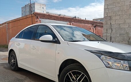 Chevrolet Cruze II, 2011 год, 860 000 рублей, 2 фотография