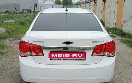 Chevrolet Cruze II, 2011 год, 860 000 рублей, 3 фотография