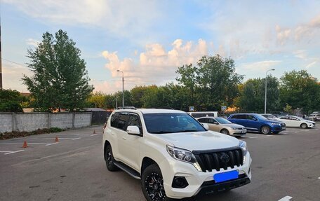 Toyota Land Cruiser Prado 150 рестайлинг 2, 2016 год, 4 150 000 рублей, 2 фотография