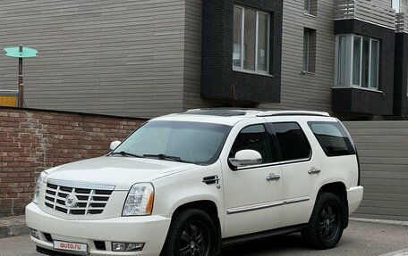 Cadillac Escalade III, 2010 год, 1 685 000 рублей, 5 фотография