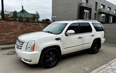 Cadillac Escalade III, 2010 год, 1 685 000 рублей, 11 фотография