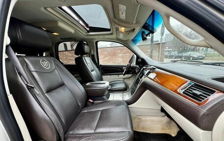 Cadillac Escalade III, 2010 год, 1 685 000 рублей, 20 фотография