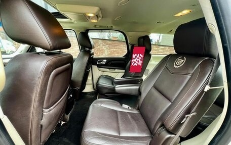 Cadillac Escalade III, 2010 год, 1 685 000 рублей, 24 фотография