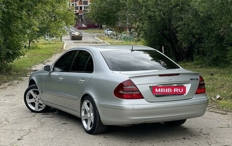 Mercedes-Benz E-Класс, 2004 год, 900 000 рублей, 10 фотография