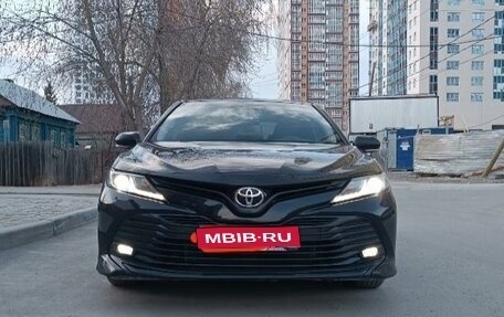 Toyota Camry, 2019 год, 2 800 000 рублей, 1 фотография