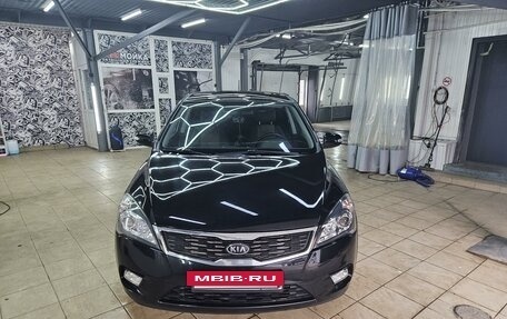 KIA cee'd I рестайлинг, 2010 год, 870 000 рублей, 2 фотография