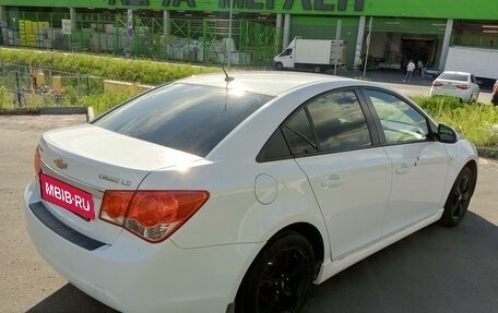 Chevrolet Cruze II, 2011 год, 880 000 рублей, 3 фотография