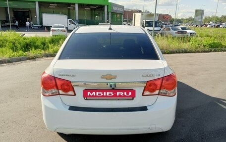 Chevrolet Cruze II, 2011 год, 880 000 рублей, 4 фотография