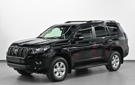 Toyota Land Cruiser Prado 150 рестайлинг 2, 2021 год, 5 750 000 рублей, 1 фотография