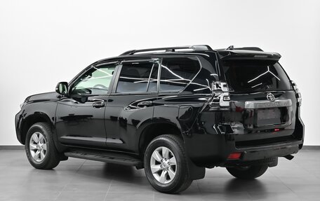 Toyota Land Cruiser Prado 150 рестайлинг 2, 2021 год, 5 750 000 рублей, 4 фотография