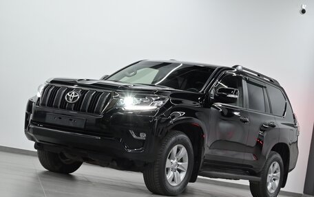 Toyota Land Cruiser Prado 150 рестайлинг 2, 2021 год, 5 750 000 рублей, 14 фотография