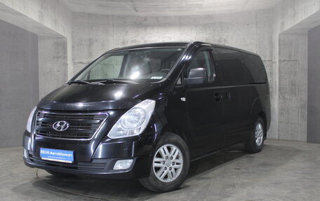 Hyundai H-1 II рестайлинг, 2015 год, 2 200 000 рублей, 1 фотография