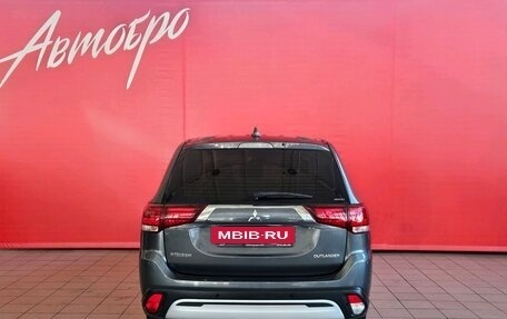 Mitsubishi Outlander III рестайлинг 3, 2019 год, 2 475 000 рублей, 4 фотография