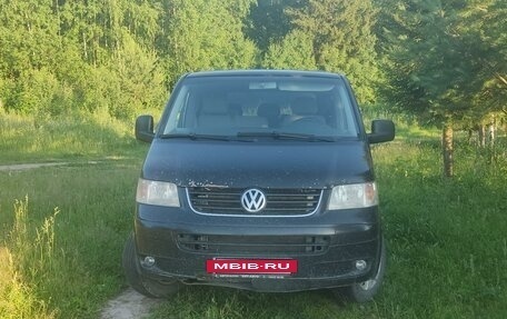 Volkswagen Transporter T5 рестайлинг, 2004 год, 1 000 000 рублей, 2 фотография