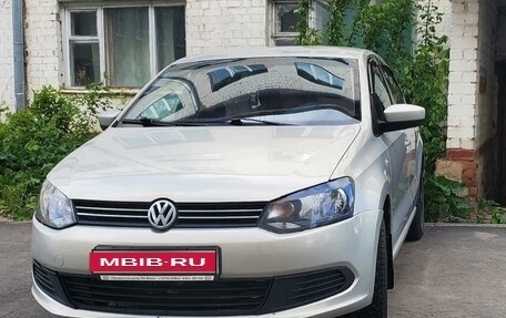 Volkswagen Polo VI (EU Market), 2010 год, 700 000 рублей, 1 фотография