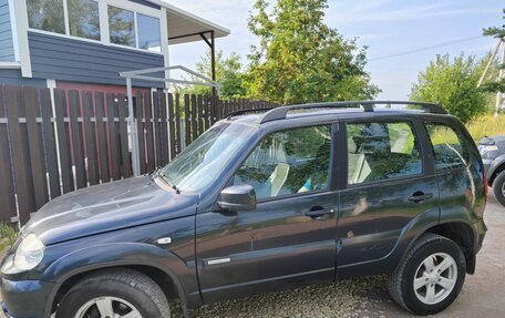 Chevrolet Niva I рестайлинг, 2013 год, 450 000 рублей, 2 фотография