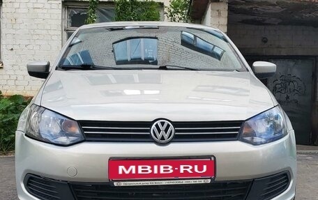 Volkswagen Polo VI (EU Market), 2010 год, 700 000 рублей, 2 фотография