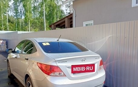 Hyundai Solaris II рестайлинг, 2012 год, 610 000 рублей, 3 фотография